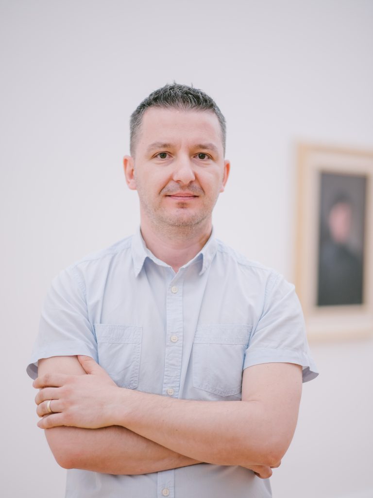 1.-Olsi-Laska-768x1024